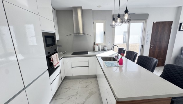 Resale - Detached Villa - Orihuela Costa - Villamartín