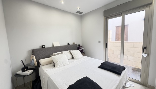 Resale - Detached Villa - Orihuela Costa - Villamartín