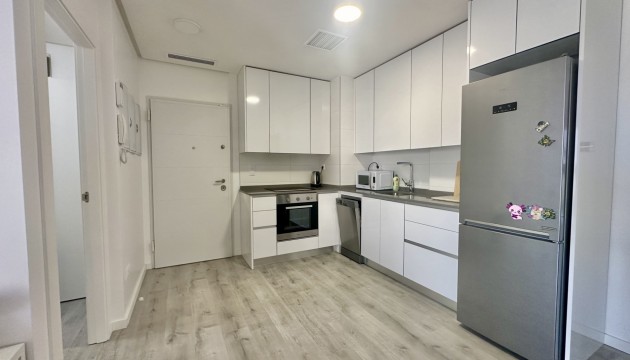 Resale - Apartment - Orihuela Costa - Villamartín