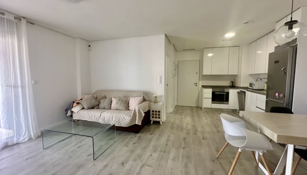 Resale - Apartment - Orihuela Costa - Villamartín