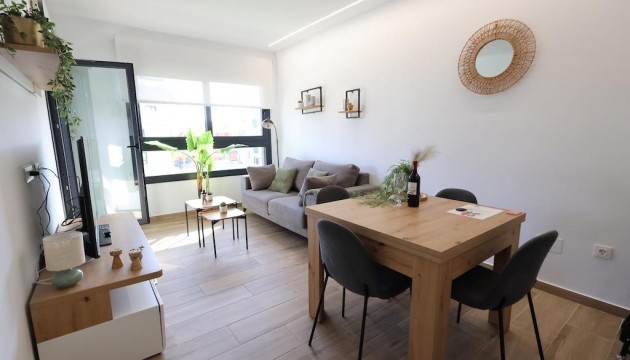 Resale - Apartment - Orihuela Costa - Villamartín
