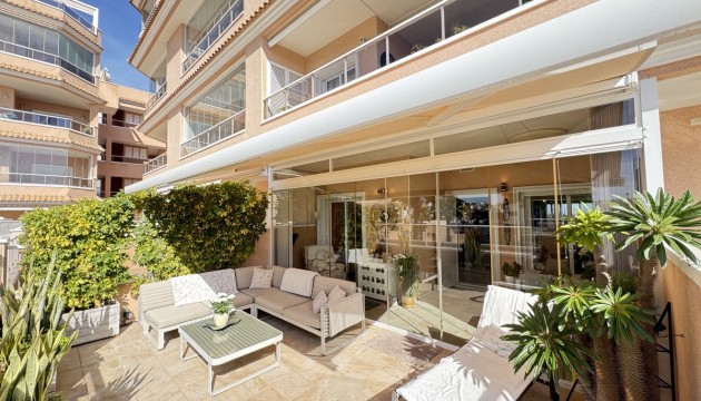 Resale - Apartment - Orihuela Costa - Villamartín