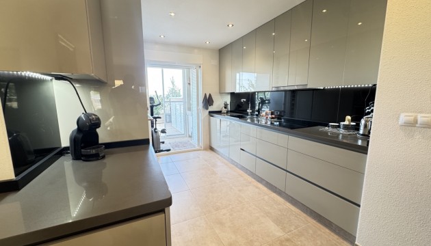 Resale - Apartment - Orihuela Costa - Villamartín