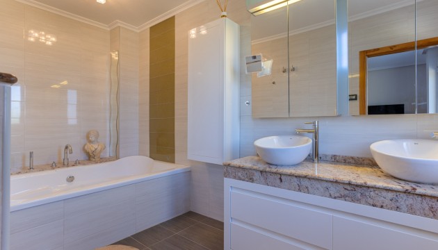 Herverkoop - Detached Villa - La Zarza