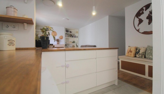 Resale - Apartment - Torrevieja - La Veleta
