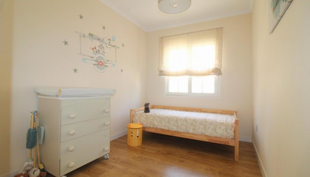 Resale - Apartment - Torrevieja - La Veleta