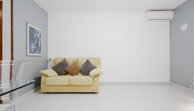 Resale - Apartment - Torrevieja - El Acequión - Los Náufragos