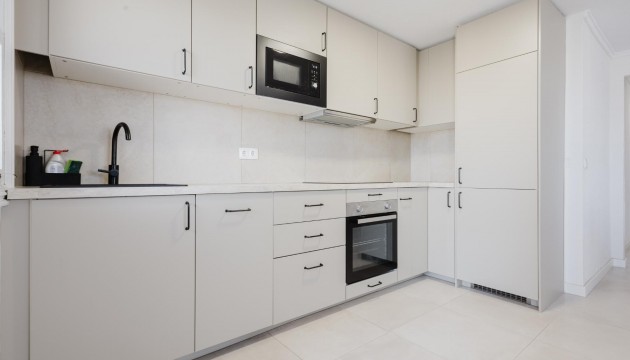 Resale - Apartment - Torrevieja - El Acequión - Los Náufragos
