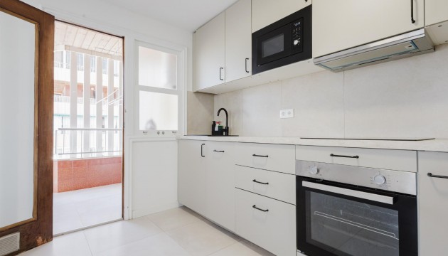 Resale - Apartment - Torrevieja - El Acequión - Los Náufragos