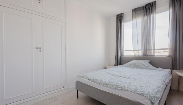 Resale - Apartment - Torrevieja - El Acequión - Los Náufragos