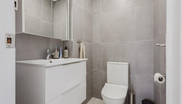 Resale - Apartment - Torrevieja - El Acequión - Los Náufragos