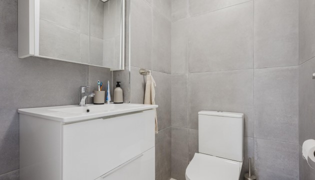 Resale - Apartment - Torrevieja - El Acequión - Los Náufragos