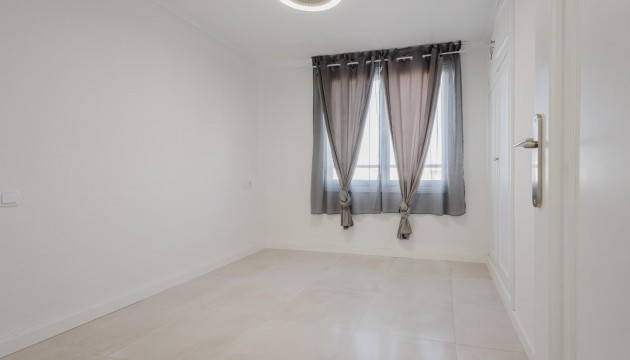 Resale - Apartment - Torrevieja - El Acequión - Los Náufragos