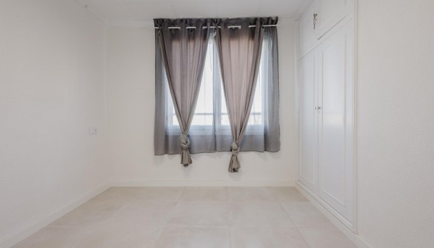 Resale - Apartment - Torrevieja - El Acequión - Los Náufragos