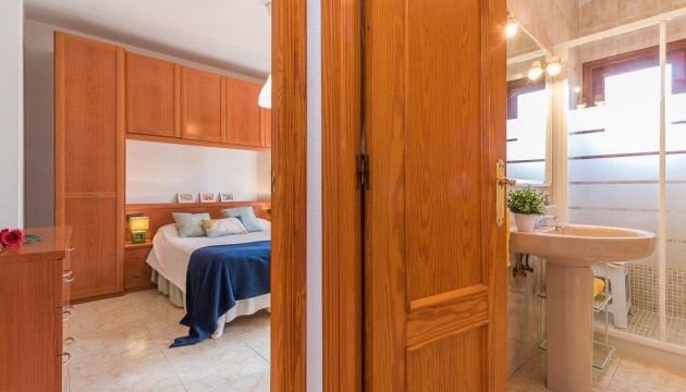 Resale - House - Orihuela Costa - La Zenia