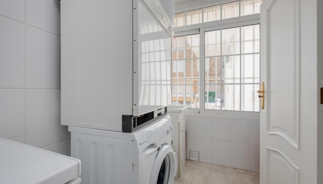 Resale - Apartment - Torrevieja - El Acequión - Los Náufragos