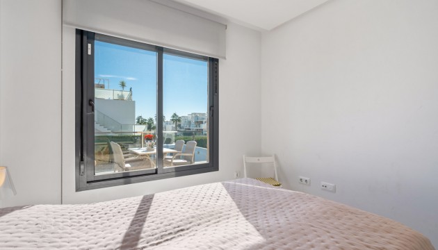 Resale - Bungalow - Torrevieja