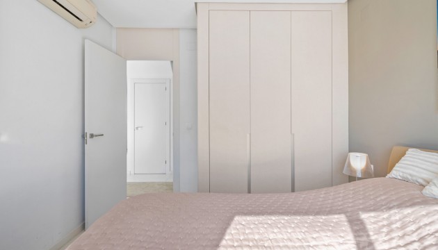 Resale - Bungalow - Torrevieja