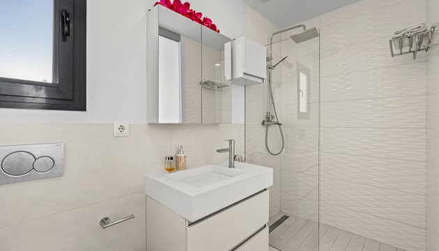 Resale - Bungalow - Torrevieja