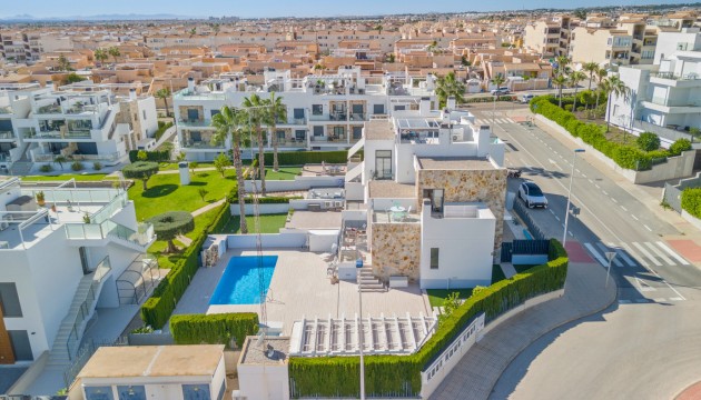 Resale - Bungalow - Torrevieja