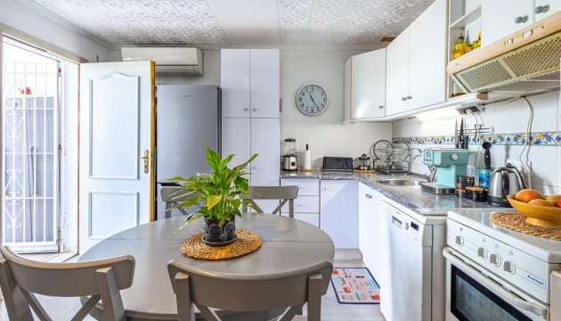 Resale - Apartment - Torrevieja - La Siesta - El Salado -  Torreta