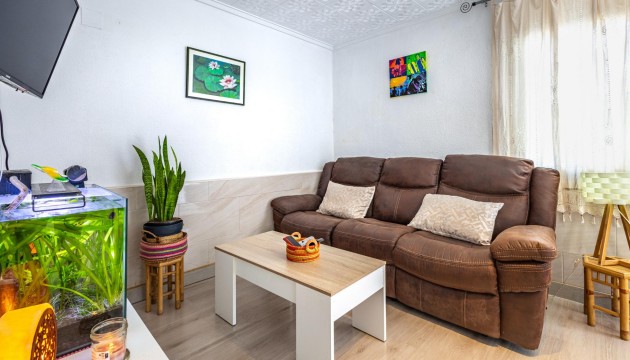 Resale - Apartment - Torrevieja - La Siesta - El Salado -  Torreta