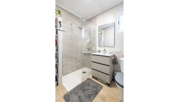 Resale - Apartment - Torrevieja - La Siesta - El Salado -  Torreta