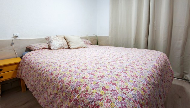 Resale - Apartment - Torrevieja - La Siesta - El Salado -  Torreta