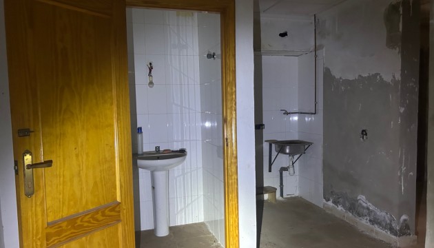 Videresalg - Kommersiell - Jacarilla