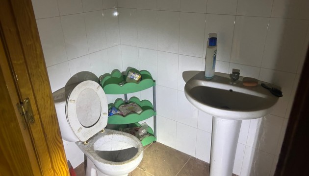 Videresalg - Kommersiell - Jacarilla