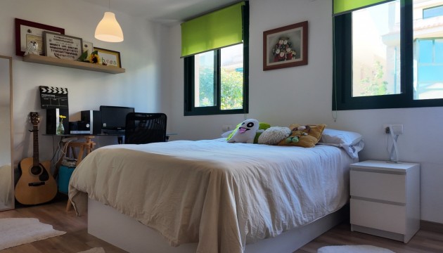Resale - Bungalow - San Juan de Alicante