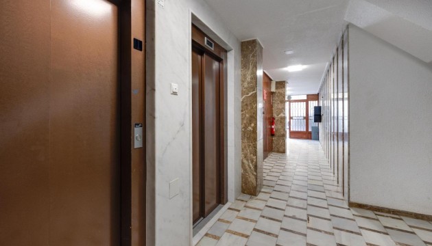 Resale - Apartment - Torrevieja - El Acequión - Los Náufragos