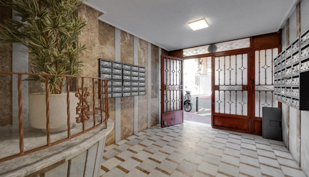 Resale - Apartment - Torrevieja - El Acequión - Los Náufragos