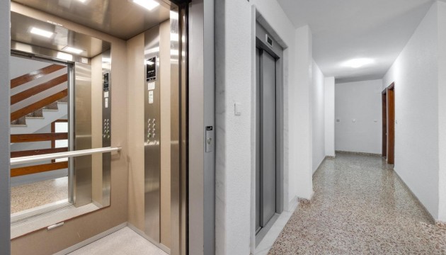 Resale - Apartment - Torrevieja - El Acequión - Los Náufragos