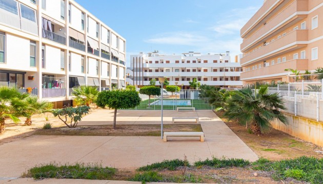 Resale - Apartment - Orihuela Costa - Los Dolses
