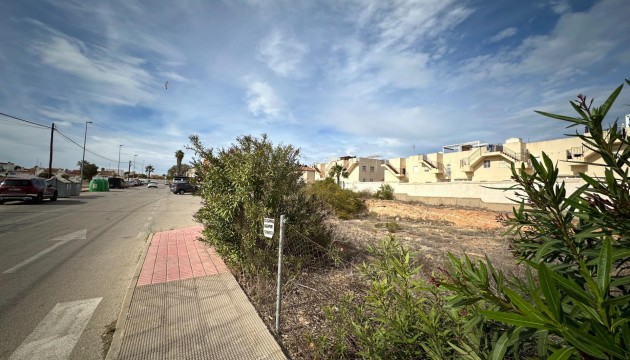 Resale - Plot / Land - Orihuela Costa - La Florida