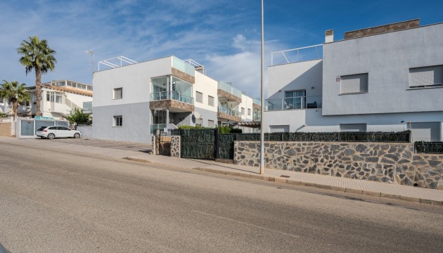 Resale - Apartment - Orihuela Costa - Punta Prima