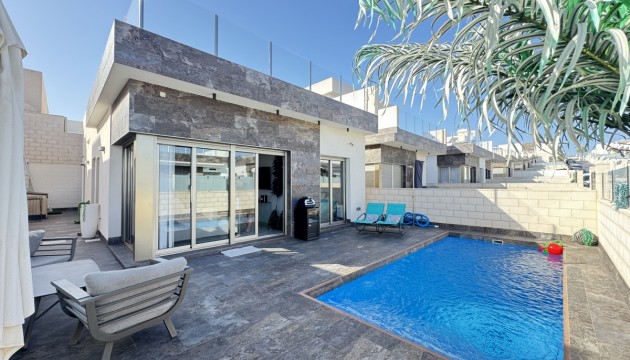 Resale - Detached Villa - Orihuela Costa - Villamartín