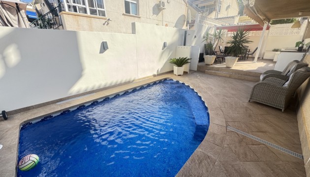 Resale - Detached Villa - Orihuela Costa - Villamartín
