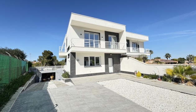 Resale - Detached Villa - Torrevieja - Los Balcones - Los Altos del Edén
