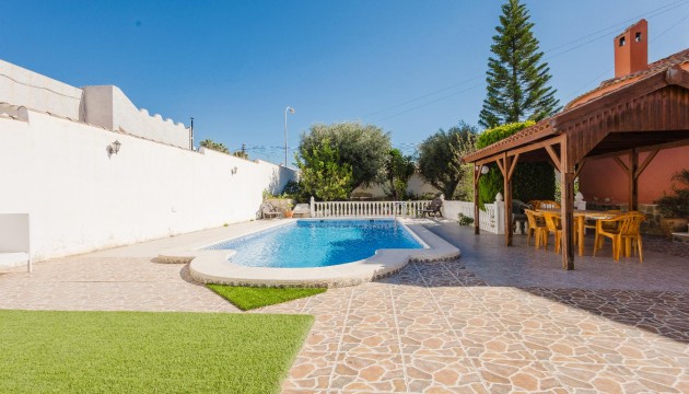 Resale - Detached Villa - Torrevieja - La Siesta - El Salado -  Torreta