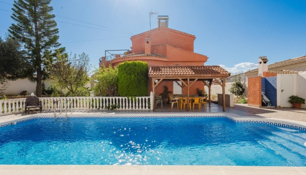 Resale - Detached Villa - Torrevieja - La Siesta - El Salado -  Torreta