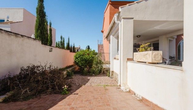 Resale - Detached Villa - Torrevieja - La Siesta - El Salado -  Torreta