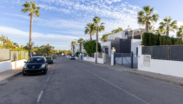 Resale - House - Orihuela - Orihuela Costa