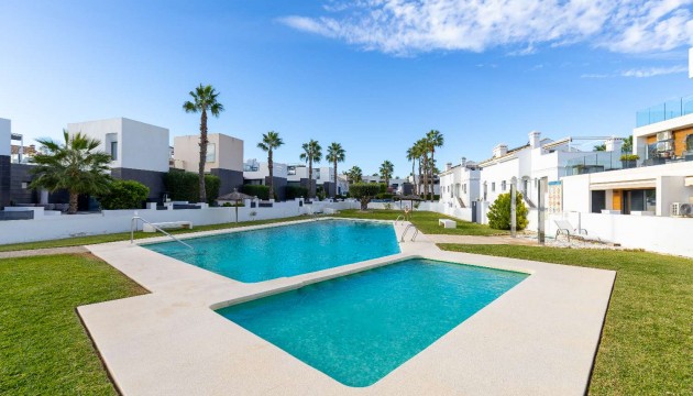 Resale - House - Orihuela - Orihuela Costa