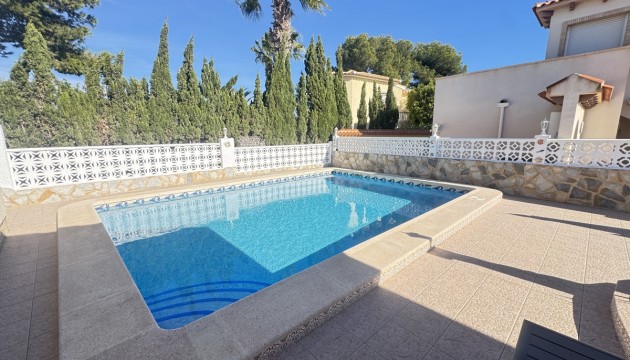 Resale - Detached Villa - Orihuela Costa - Villamartín