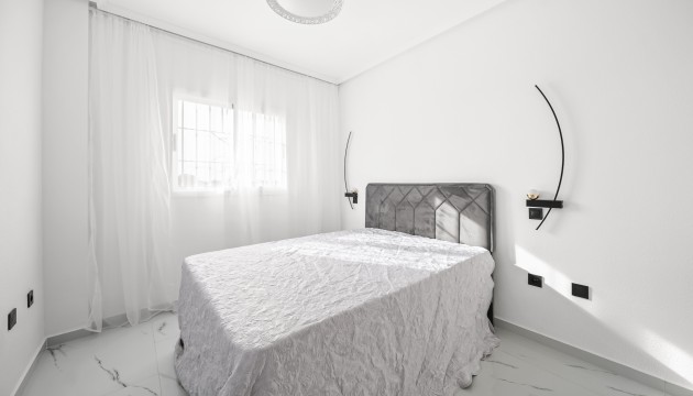 Resale - Apartment - Orihuela Costa - Playa Flamenca