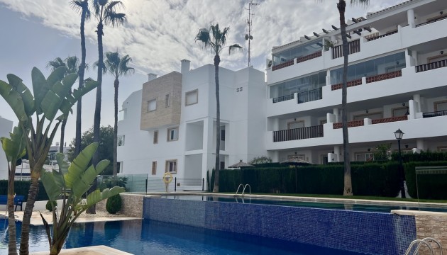 Resale - Apartment - Orihuela Costa - Villamartín