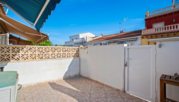 Resale - Bungalow - Torrevieja - La Siesta - El Salado -  Torreta