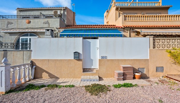 Resale - Bungalow - Torrevieja - La Siesta - El Salado -  Torreta